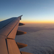 Imagen para el artículo titulado Por qué los aviones comerciales vuelan a 10.000 metros de altura (pista: las aerolíneas salen ganado)